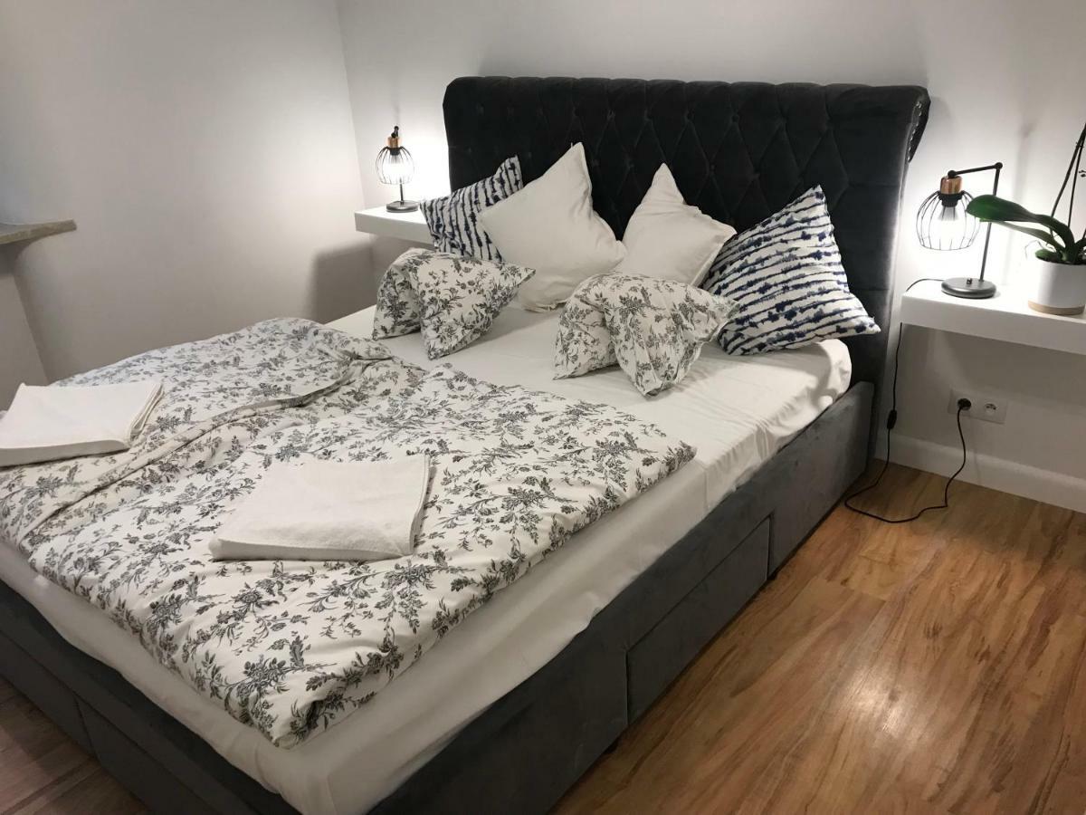 Ferienwohnung Stare Miasto Swietojerska 12 Warschau Exterior foto